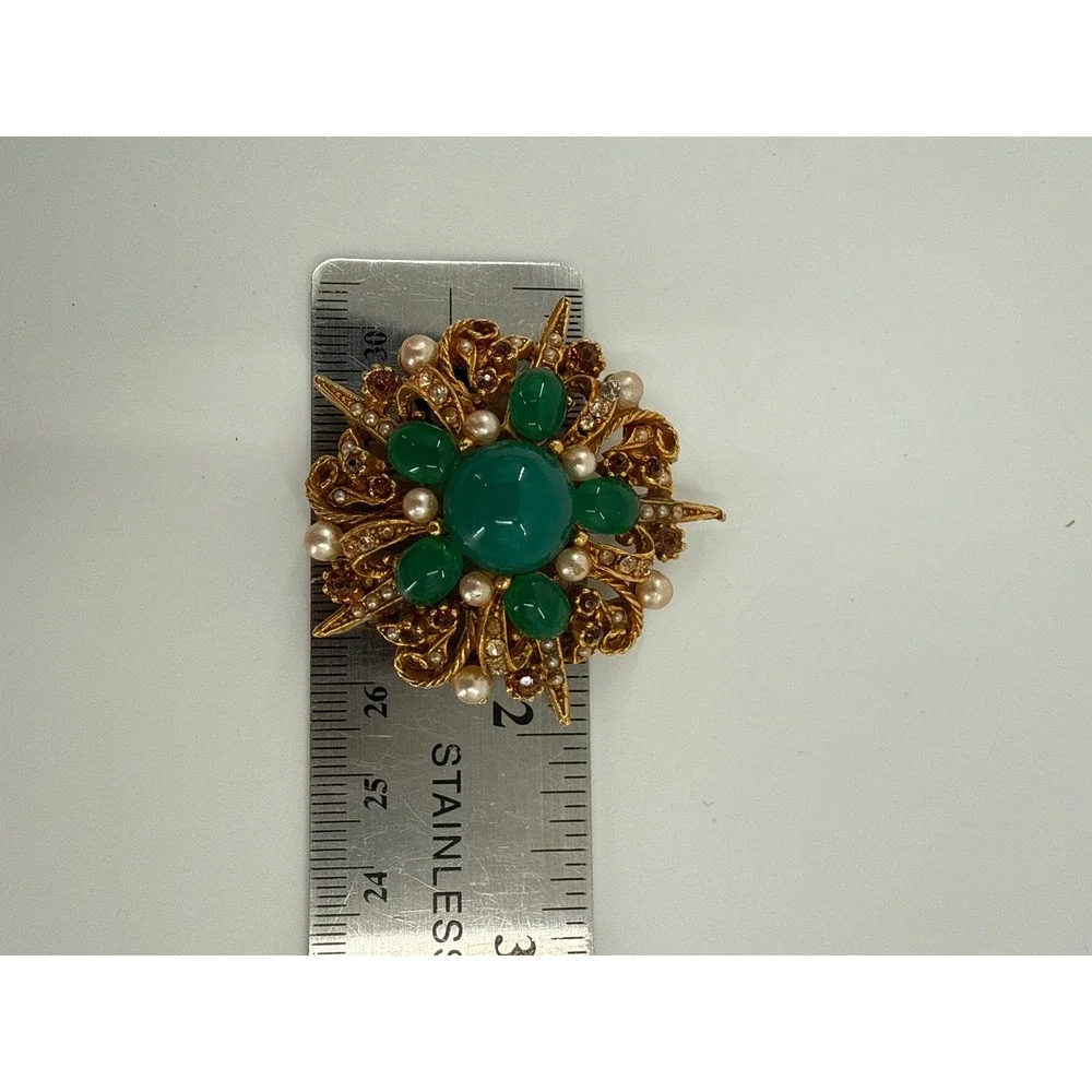 Art Wear art brooch